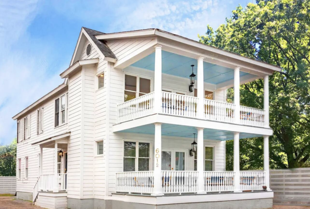 An exterior view of a beautiful vacation rental in Charleston, SC.